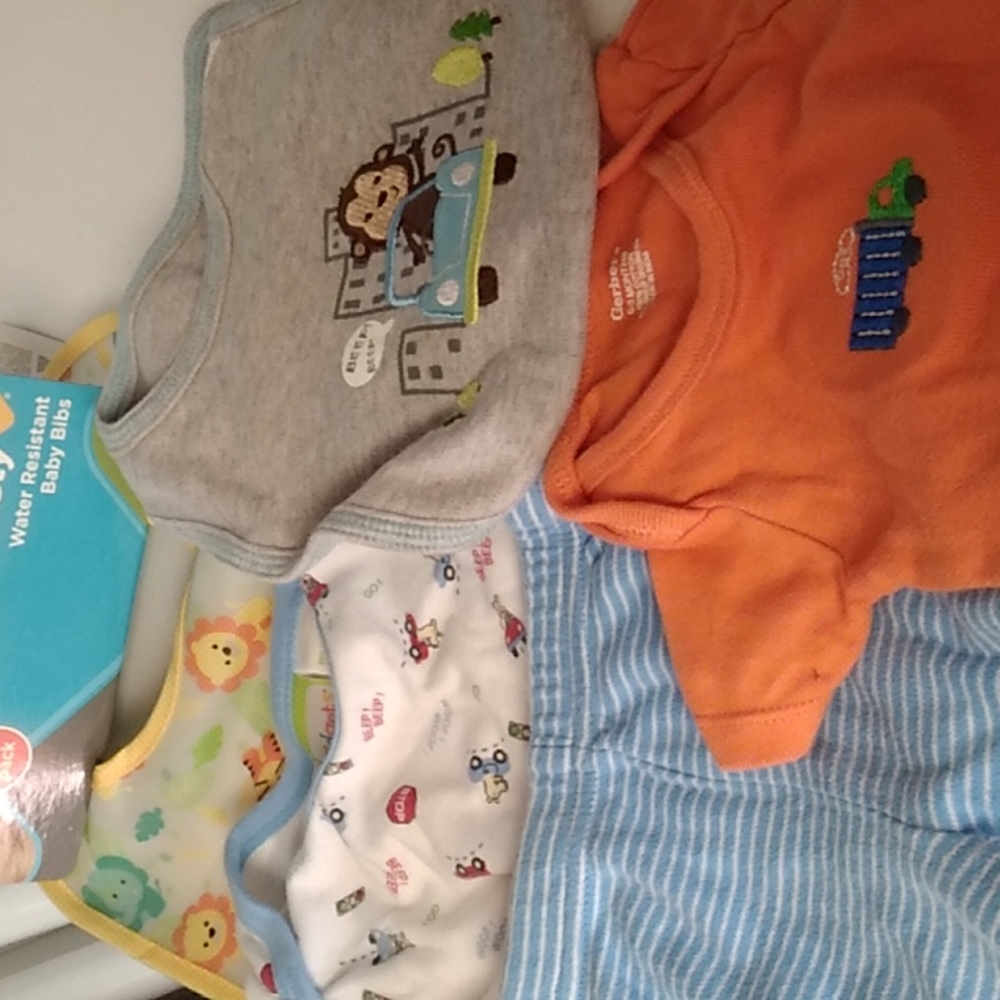 Boys bibs with newborn set